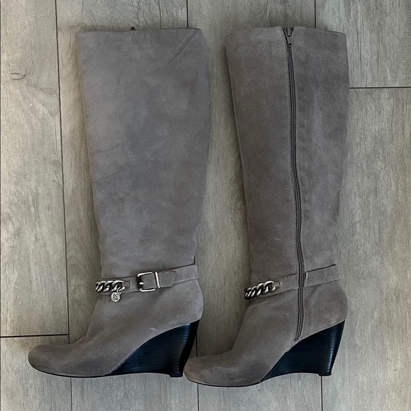 BCBGeneration Merryl Grey Taupe Knee High Suede Wedge Boots, Size 8.5 - Picture 4 of 11